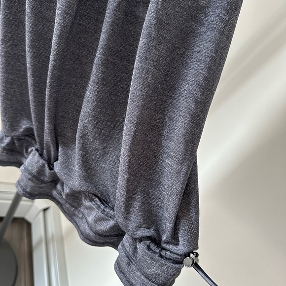 Lululemon Black and Gray Sleeveless top - Picture 4 of 8